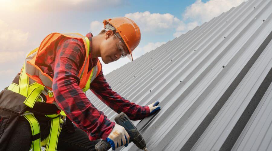 Professional gutter cleaning in Dryden, TX